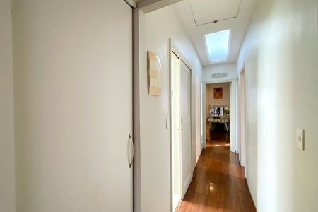 Corredor de casa à venda com 8 quartos, 350m² em Barroca, Belo Horizonte
