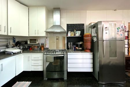Cozinha de casa à venda com 8 quartos, 350m² em Barroca, Belo Horizonte