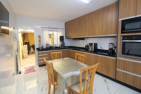Casa para alugar com 133m², 3 quartos e 2 vagasCozinha