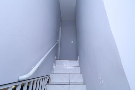Casa para alugar com 133m², 3 quartos e 2 vagasEscada