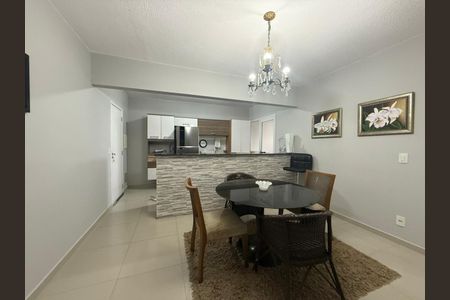 Apartamento para alugar com 3 quartos, 96m² em Jardim Las Palmas, Guarujá
