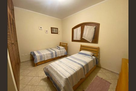 Casa para alugar com 4 quartos, 600m² em Balneario Praia do Pernambuco, Guarujá