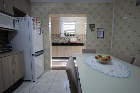 Casa à venda com 196m², 3 quartos e 2 vagas Casa à venda com 196m², 3 quartos e 2 vagasCozinha