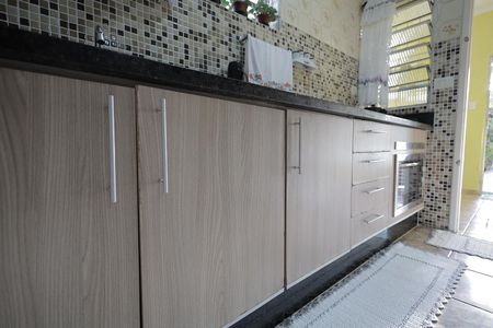 Casa à venda com 196m², 3 quartos e 2 vagas Casa à venda com 196m², 3 quartos e 2 vagasCozinha