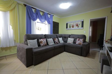 Casa à venda com 196m², 3 quartos e 2 vagas Casa à venda com 196m², 3 quartos e 2 vagasSala