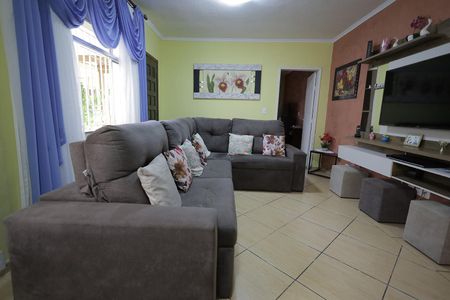 Casa à venda com 3 quartos, 196m² em Vila Linda, Santo André