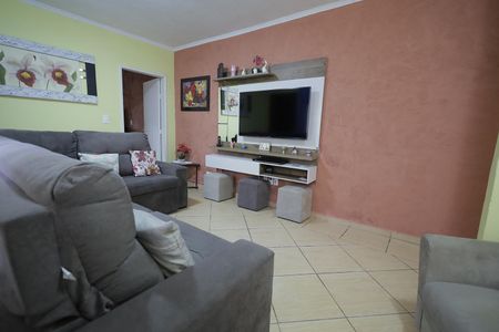Casa à venda com 196m², 3 quartos e 2 vagas Casa à venda com 196m², 3 quartos e 2 vagasSala
