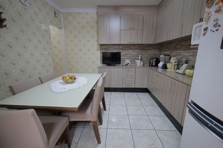 Casa à venda com 196m², 3 quartos e 2 vagas Casa à venda com 196m², 3 quartos e 2 vagasCozinha