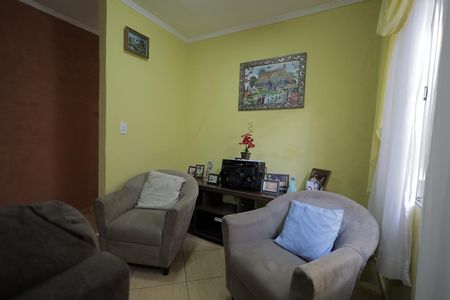 Casa à venda com 196m², 3 quartos e 2 vagas Casa à venda com 196m², 3 quartos e 2 vagasSala
