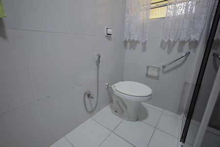 Casa à venda com 196m², 3 quartos e 2 vagas Casa à venda com 196m², 3 quartos e 2 vagasBanheiro 1