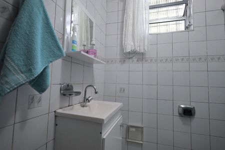 Casa à venda com 196m², 3 quartos e 2 vagas Casa à venda com 196m², 3 quartos e 2 vagasBanheiro 2