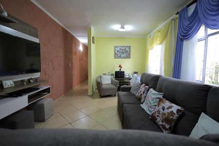 Casa à venda com 196m², 3 quartos e 2 vagas Casa à venda com 196m², 3 quartos e 2 vagasSala