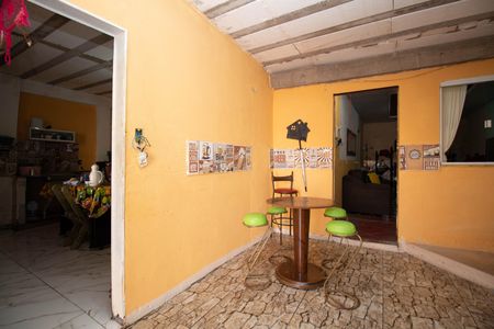 Casa à venda com 160m², 3 quartos e 2 vagasHall