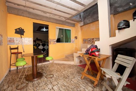Casa à venda com 160m², 3 quartos e 2 vagasHall