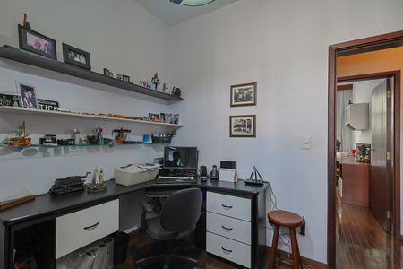 Quarto  de apartamento para alugar com 4 quartos, 198m² em Funcionários, Belo Horizonte