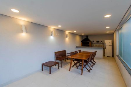 Apartamento à venda com 44m², 2 quartos e 1 vaga Apartamento à venda com 44m², 2 quartos e 1 vagaÁrea Comum - Churrasqueira