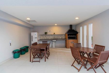 Apartamento à venda com 44m², 2 quartos e 1 vaga Apartamento à venda com 44m², 2 quartos e 1 vagaÁrea Comum - Churrasqueira
