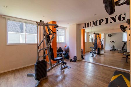 Apartamento à venda com 44m², 2 quartos e 1 vaga Apartamento à venda com 44m², 2 quartos e 1 vagaÁrea Comum - Academia