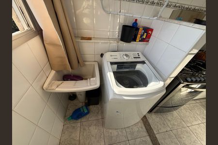 Área de Serviço de apartamento para alugar com 3 quartos, 59m² em Esplanada, Belo Horizonte