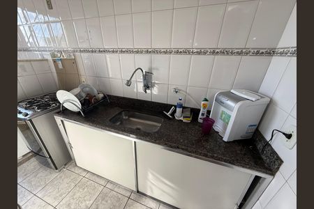cozinha de apartamento para alugar com 3 quartos, 59m² em Esplanada, Belo Horizonte