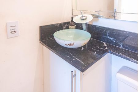 Apartamento à venda com 51m², 2 quartos e 1 vaga Apartamento à venda com 51m², 2 quartos e 1 vagaBanheiro