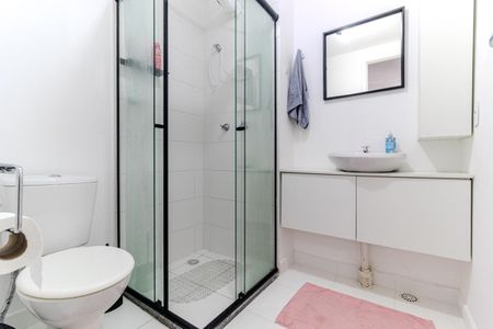 Banheiro de kitnet/studio para alugar com 1 quarto, 28m² em Vila Buarque, São Paulo