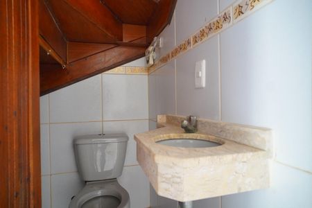 Lavabo  de casa de condomínio à venda com 2 quartos, 92m² em Sarandi, Porto Alegre