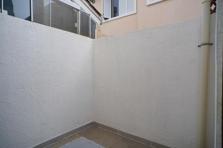Casa de condomínio à venda com 92m², 2 quartos e 2 vagas Casa de condomínio à venda com 92m², 2 quartos e 2 vagasPátio