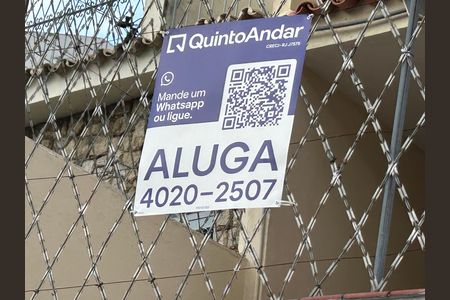 Casa para alugar com 231m², 3 quartos e sem vagaFachada + placa