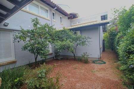 Casa de condomínio para alugar com 840m², 4 quartos e 2 vagas Casa de condomínio para alugar com 840m², 4 quartos e 2 vagasQuintal
