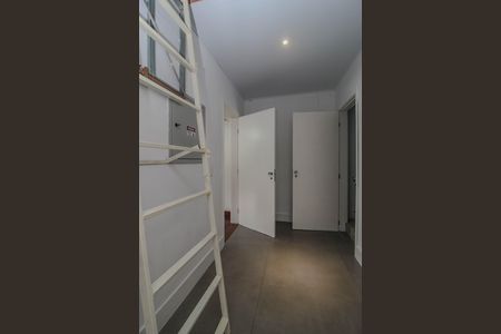 Casa de condomínio para alugar com 840m², 4 quartos e 2 vagas Casa de condomínio para alugar com 840m², 4 quartos e 2 vagasCorredor