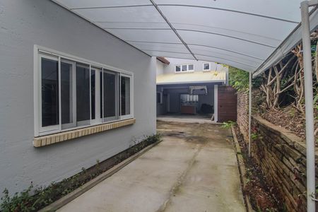 Casa de condomínio para alugar com 840m², 4 quartos e 2 vagas Casa de condomínio para alugar com 840m², 4 quartos e 2 vagasÁrea externa