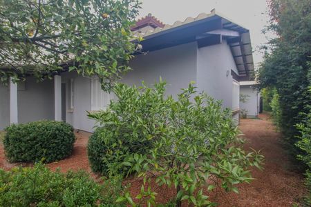 Casa de condomínio para alugar com 840m², 4 quartos e 2 vagas Casa de condomínio para alugar com 840m², 4 quartos e 2 vagasQuintal