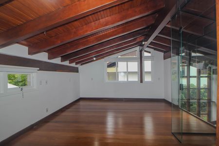 Casa de condomínio para alugar com 840m², 4 quartos e 2 vagas Casa de condomínio para alugar com 840m², 4 quartos e 2 vagasSala 3