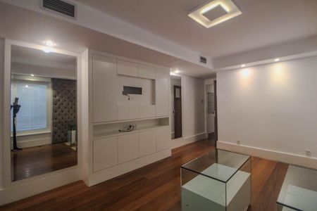 Casa de condomínio para alugar com 840m², 4 quartos e 2 vagas Casa de condomínio para alugar com 840m², 4 quartos e 2 vagasSuite 3
