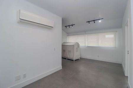Casa de condomínio para alugar com 840m², 4 quartos e 2 vagas Casa de condomínio para alugar com 840m², 4 quartos e 2 vagasSala 4