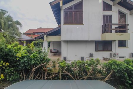 Casa de condomínio para alugar com 840m², 4 quartos e 2 vagas Casa de condomínio para alugar com 840m², 4 quartos e 2 vagasVista da suíte 3