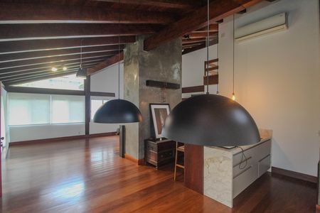 Casa de condomínio para alugar com 840m², 4 quartos e 2 vagas Casa de condomínio para alugar com 840m², 4 quartos e 2 vagasSala