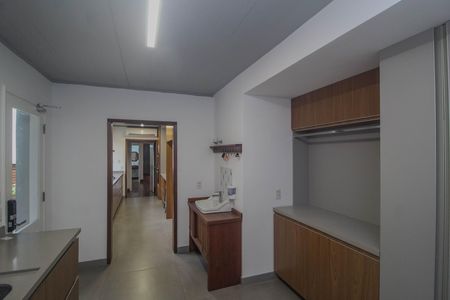 Casa de condomínio para alugar com 840m², 4 quartos e 2 vagas Casa de condomínio para alugar com 840m², 4 quartos e 2 vagasÁrea de serviço