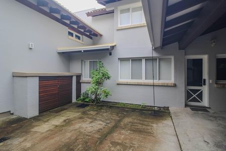 Casa de condomínio para alugar com 840m², 4 quartos e 2 vagas Casa de condomínio para alugar com 840m², 4 quartos e 2 vagasÁrea externa