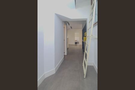 Casa de condomínio para alugar com 840m², 4 quartos e 2 vagas Casa de condomínio para alugar com 840m², 4 quartos e 2 vagasCorredor
