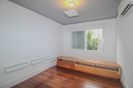Casa de condomínio para alugar com 840m², 4 quartos e 2 vagas Casa de condomínio para alugar com 840m², 4 quartos e 2 vagasSuite