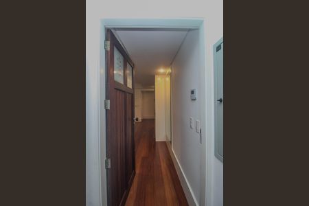 Corredor de casa de condomínio para alugar com 4 quartos, 840m² em Cavalhada, Porto Alegre