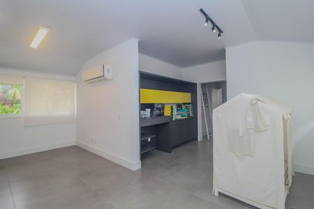 Casa de condomínio para alugar com 840m², 4 quartos e 2 vagas Casa de condomínio para alugar com 840m², 4 quartos e 2 vagasSala 4