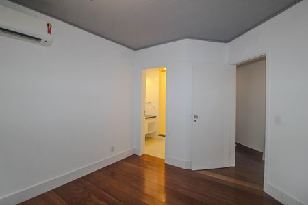 Casa de condomínio para alugar com 840m², 4 quartos e 2 vagas Casa de condomínio para alugar com 840m², 4 quartos e 2 vagasSuite