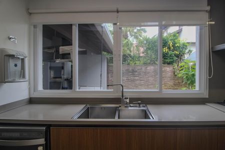 Casa de condomínio para alugar com 840m², 4 quartos e 2 vagas Casa de condomínio para alugar com 840m², 4 quartos e 2 vagasCozinha