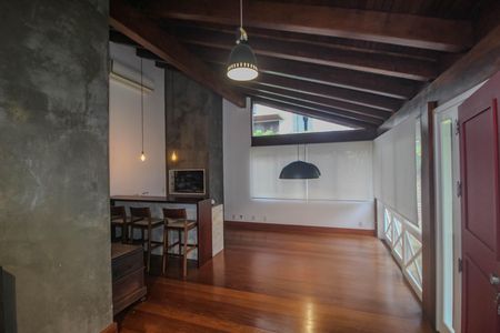 Casa de condomínio para alugar com 840m², 4 quartos e 2 vagas Casa de condomínio para alugar com 840m², 4 quartos e 2 vagasSala