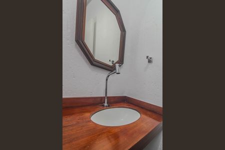 Casa de condomínio para alugar com 840m², 4 quartos e 2 vagas Casa de condomínio para alugar com 840m², 4 quartos e 2 vagasLavabo