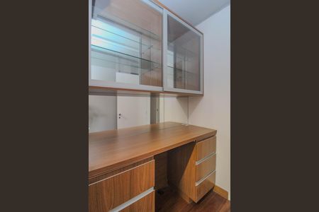 Casa de condomínio para alugar com 840m², 4 quartos e 2 vagas Casa de condomínio para alugar com 840m², 4 quartos e 2 vagasEscritório