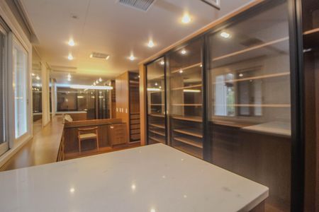 Closet da Suite 3 de casa de condomínio para alugar com 4 quartos, 840m² em Cavalhada, Porto Alegre